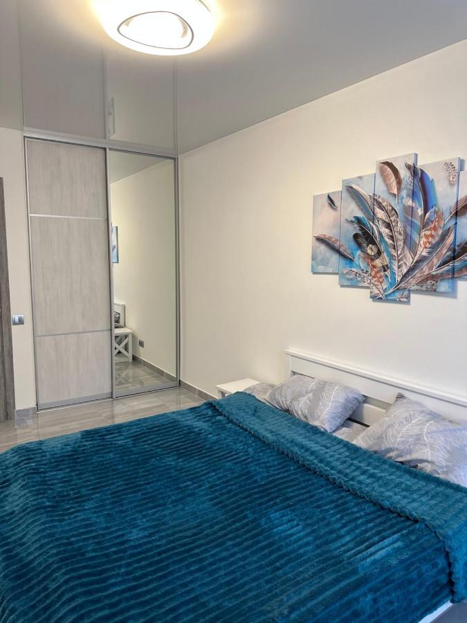Apartment на київській