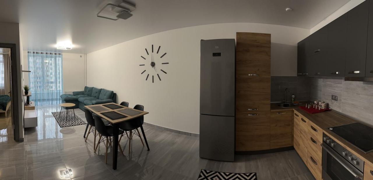 Apartment на київській *