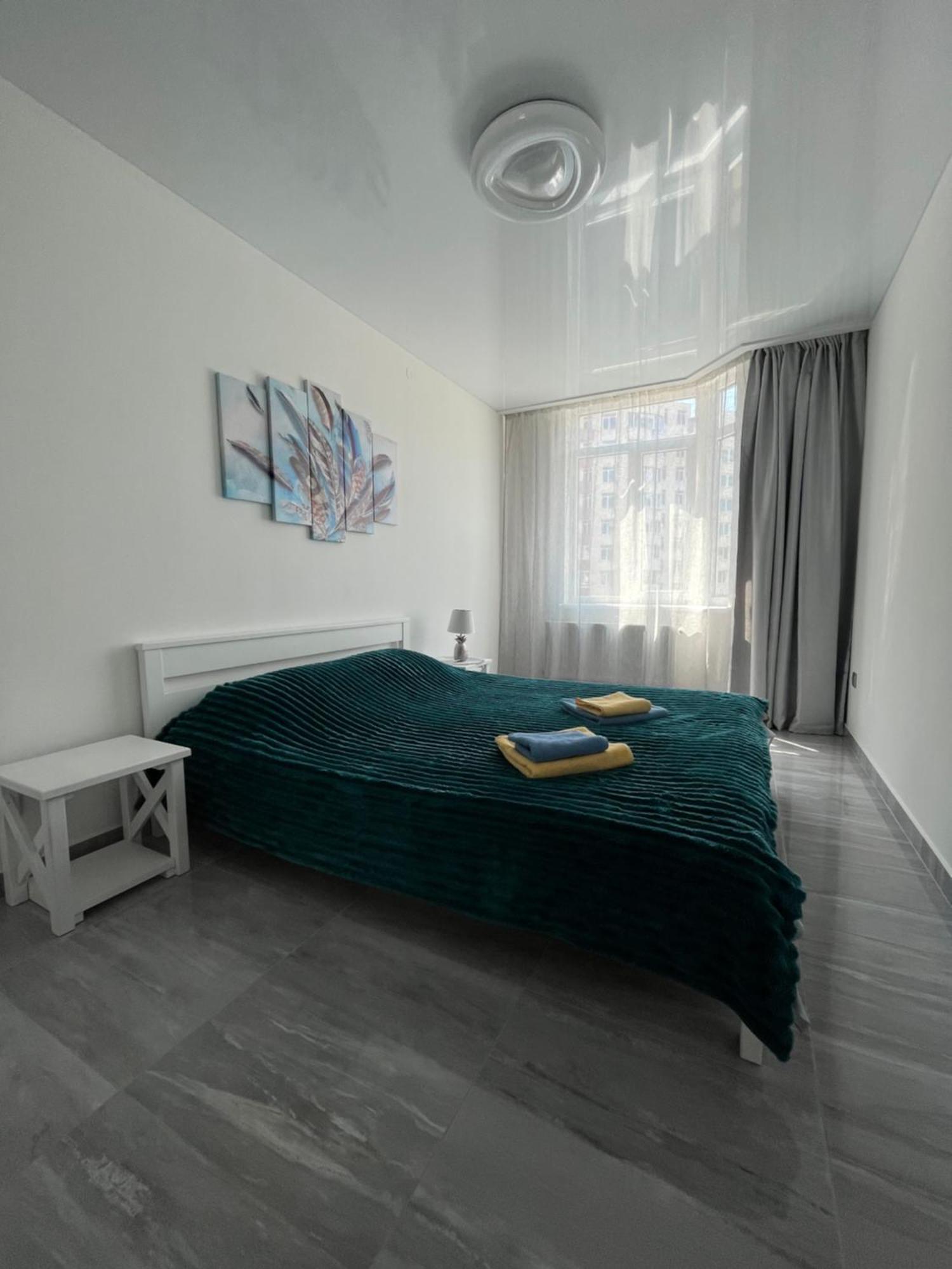Apartment на київській